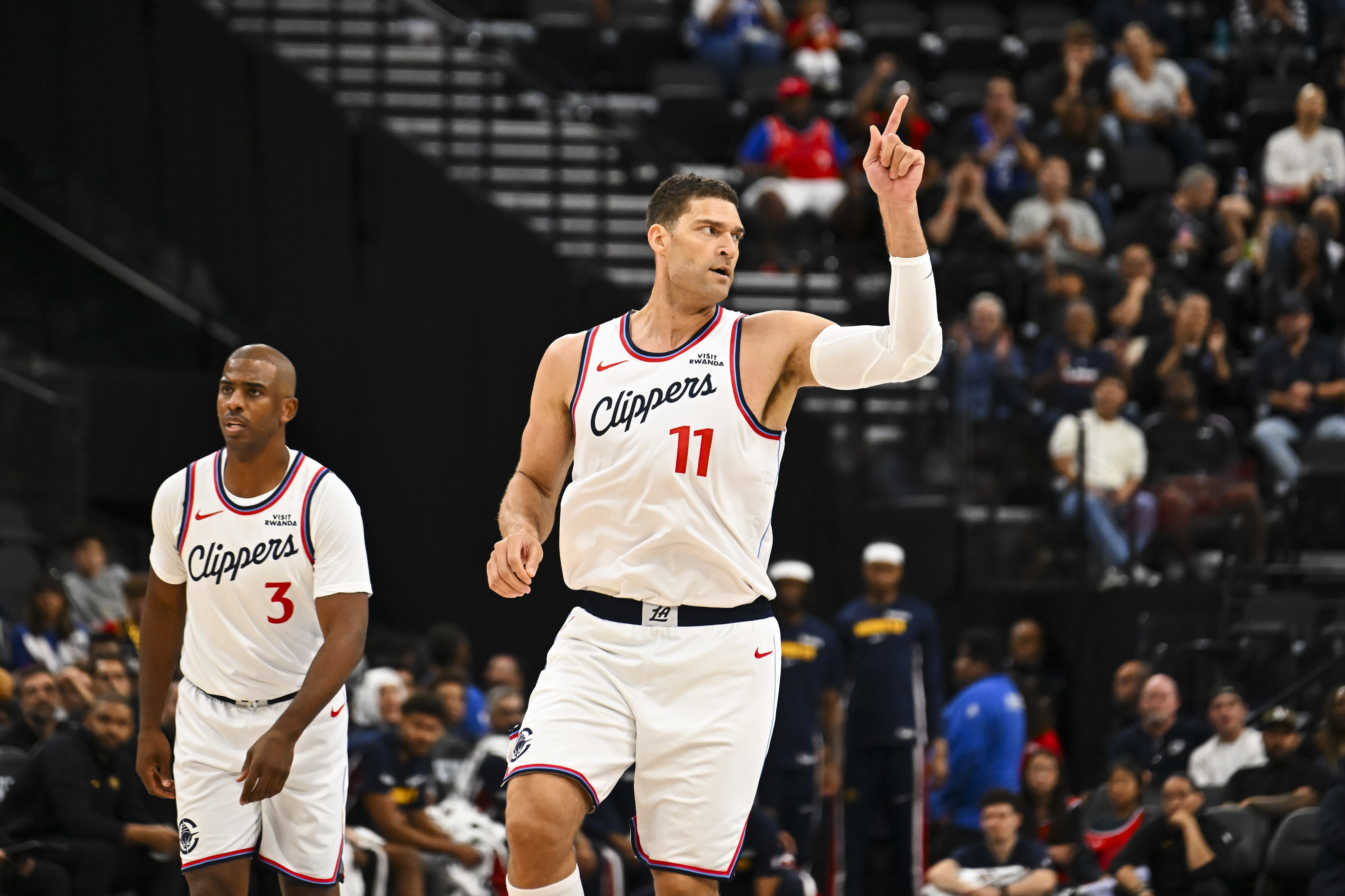 老炮真香！保羅上半場(chǎng)串聯(lián)替補(bǔ)9分鐘9助 全場(chǎng)正負(fù)值+24！